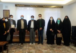 دیدار اصحاب رسانه همدان با خانواده شهید مدافع سلامت